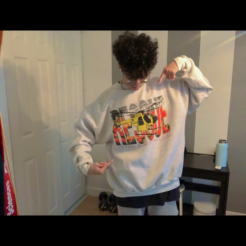 Vintage crewneck/ crewneck/ men’s hoodie